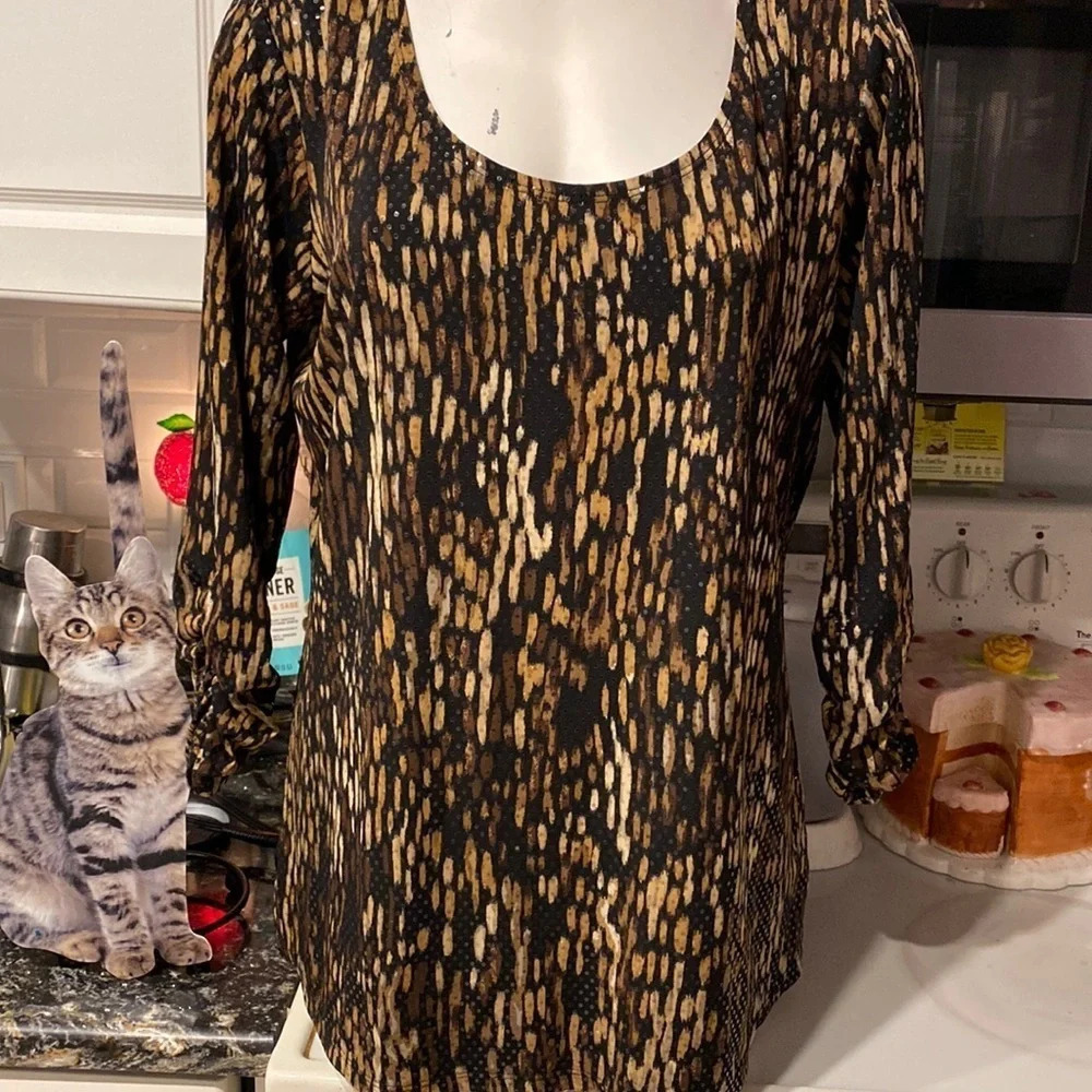 R womens Susan Graver stretch brown long scrunched sleeve regular size top L